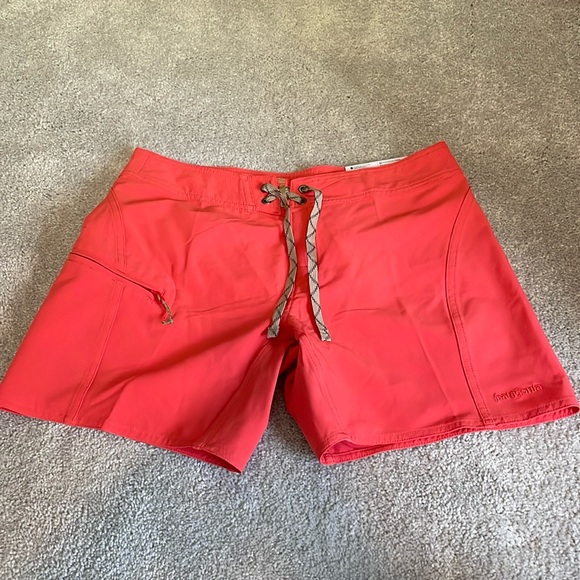 Patagonia Pants - Patagonia Women’s Meridian Board Shorts
